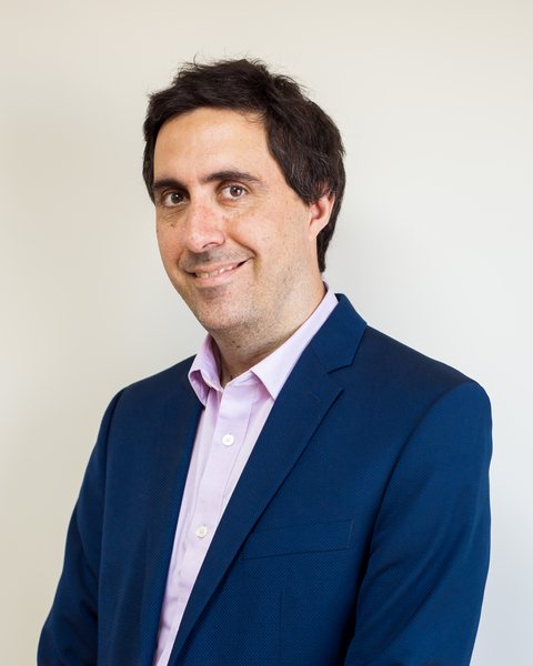 Dr. Juan Cruz Acosta Güemes, abogado responsable de directivasmedicas.com